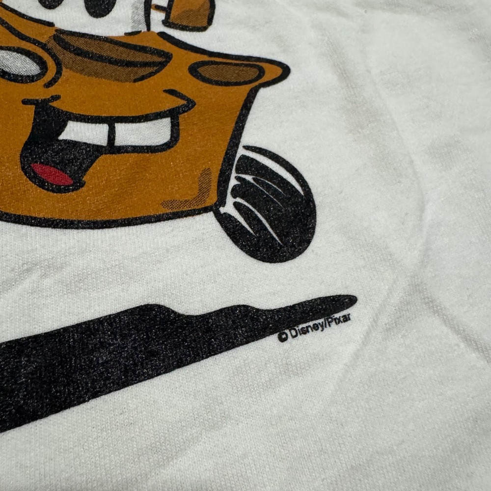 Disney Art of Animation Resort Topping Out Party 2011 Mater T-Shirt Mens Large - Picture 4 of 9
